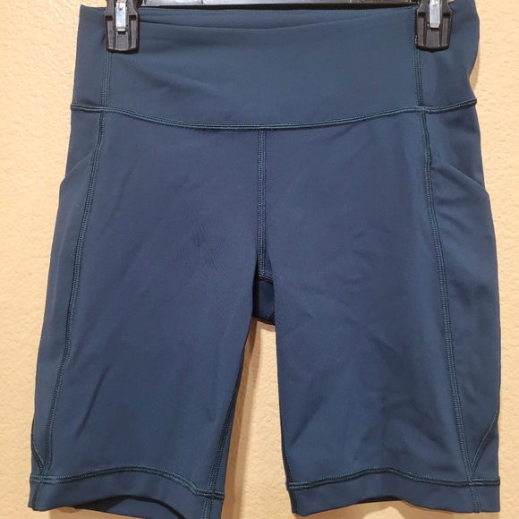 Lululemon shorts - Picture 2 of 7